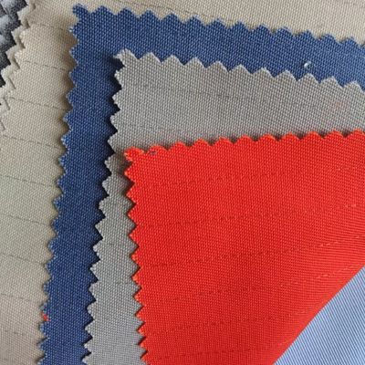 Ткань из полиэстеровой оболочки Taffeta 210T с количеством пряжи 63D * 63D в стиле TWILL